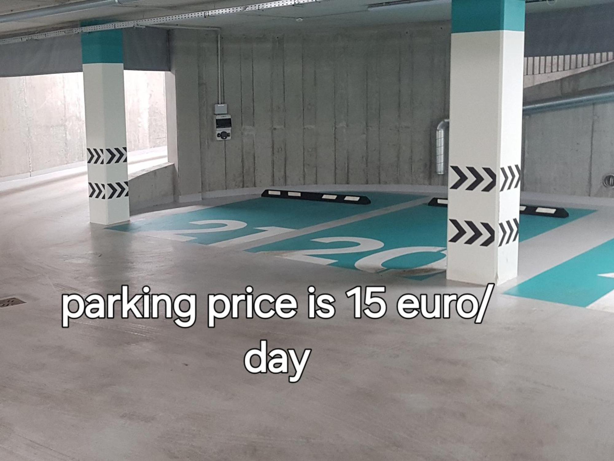Happy Inn Studio Historic Center, Self Check-In, Ac, Parking In The Undergrnd Garage, VNO Exterior photo